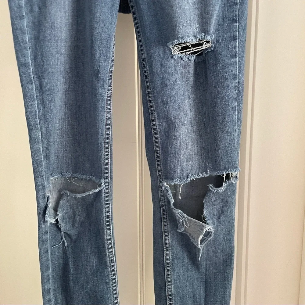 We the Free 27 Distressed Destroyed Skinny Jeans ~ Free People
